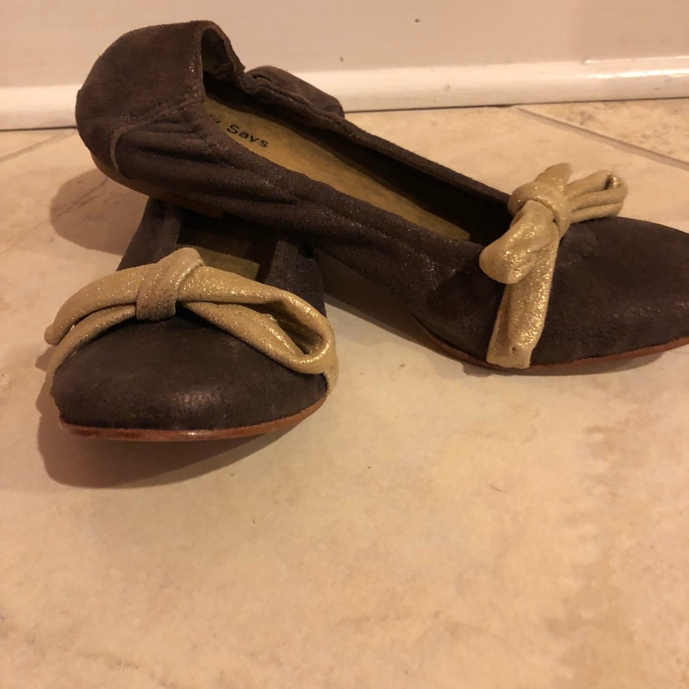 Cindy says flat shoes